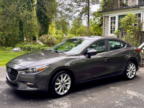 Used 2017 MAZDA MAZDA3 Touring w/ Popular Equipment Package FWD image 1