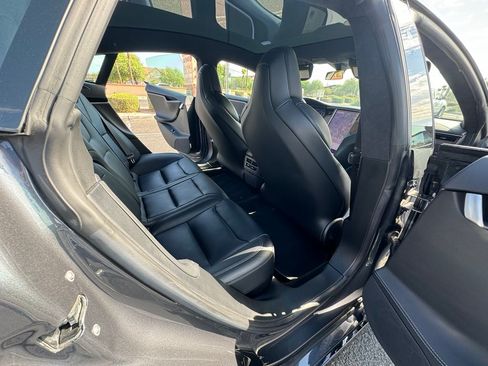 Used 2019 Tesla Model S Performance image 10