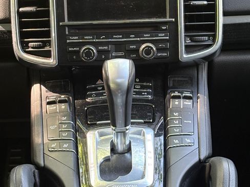 Used 2013 Porsche Cayenne S AWD/4WD image 10