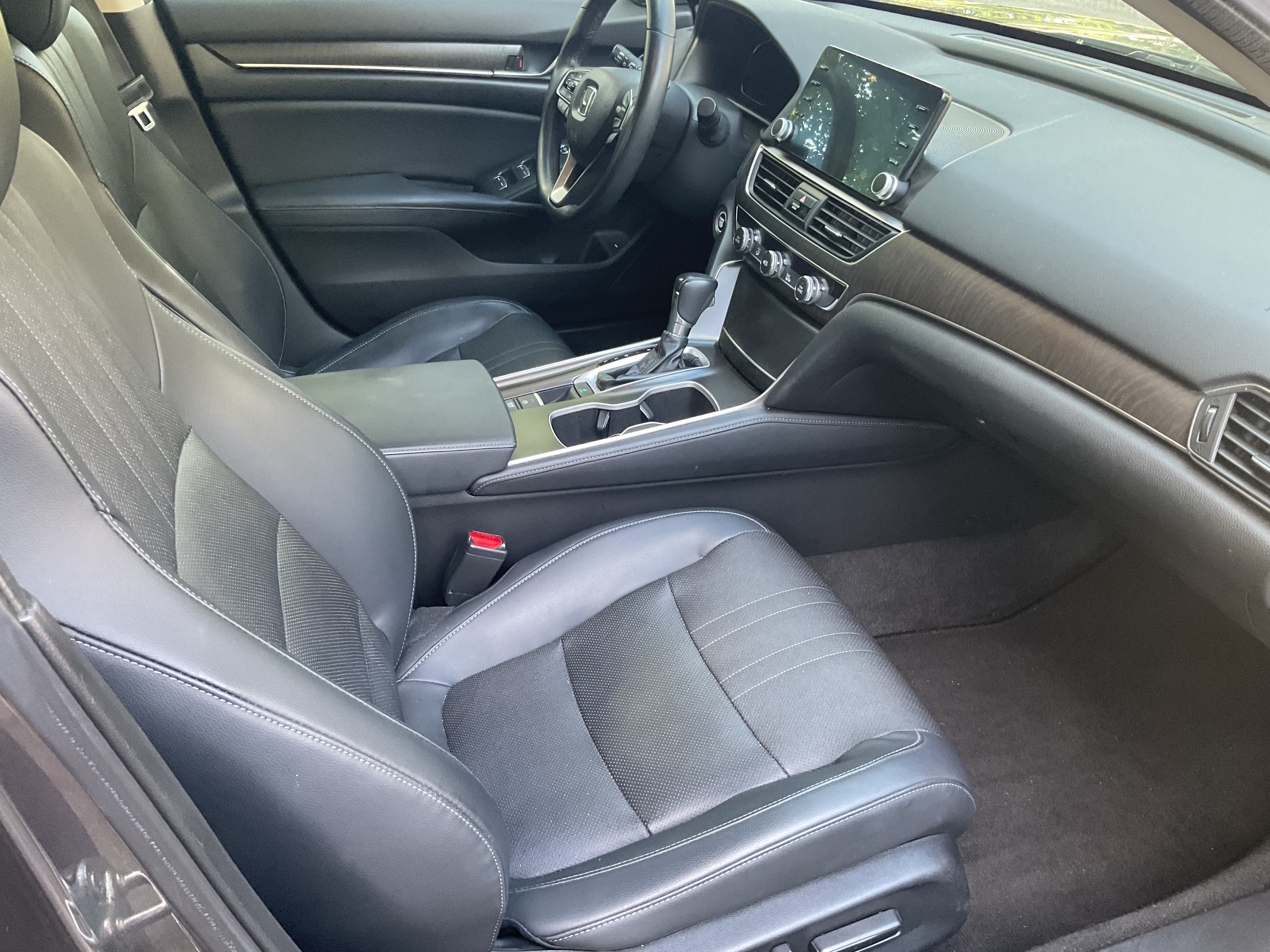 Used 2018 Honda Accord EX-L image 6