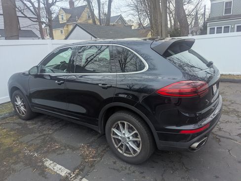 Used 2016 Porsche Cayenne image 15