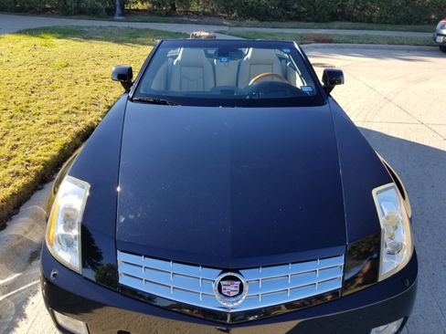 Used 2006 Cadillac XLR image 2