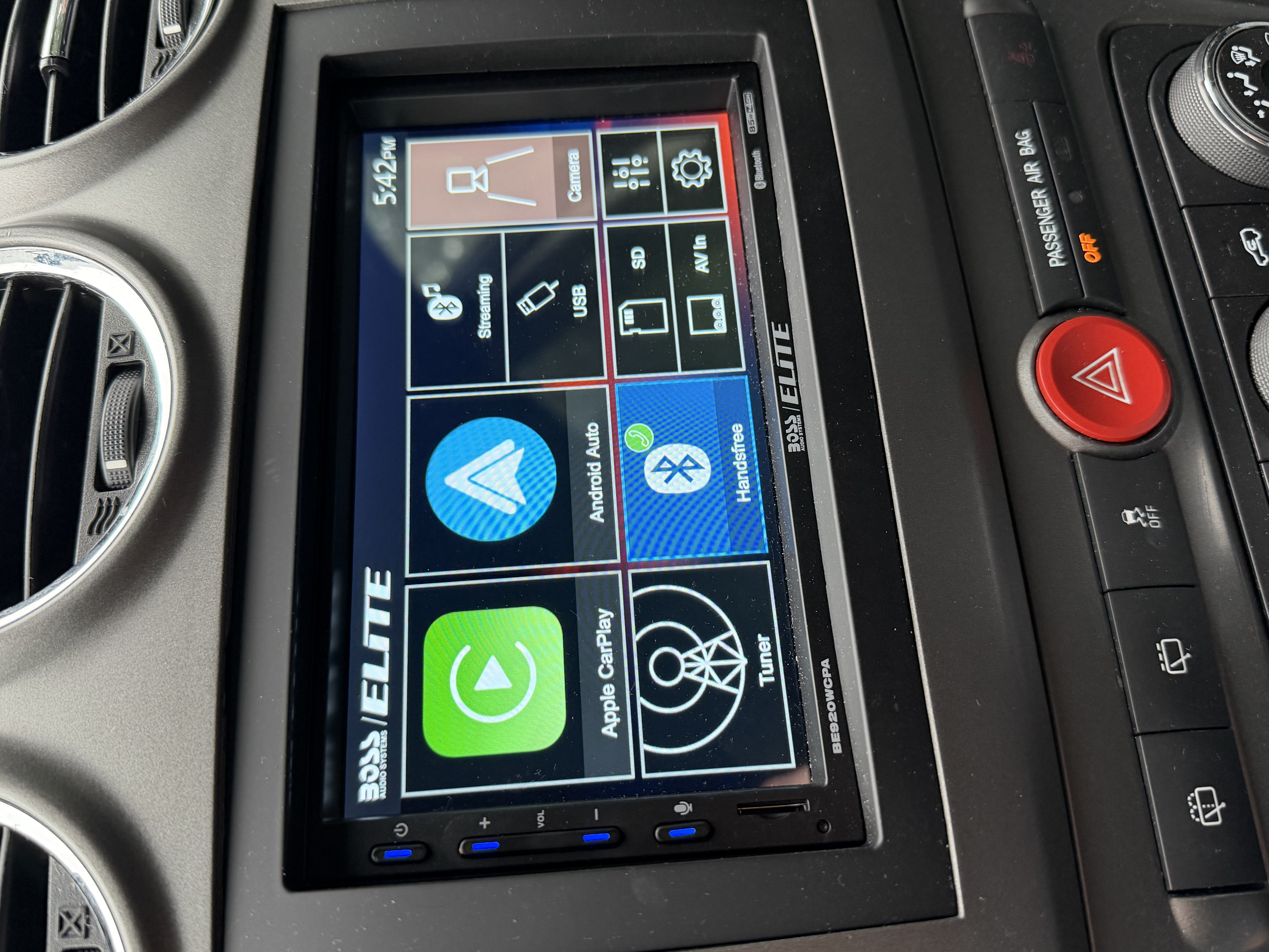 Used 2012 Chevrolet Captiva Sport LT FWD image 6
