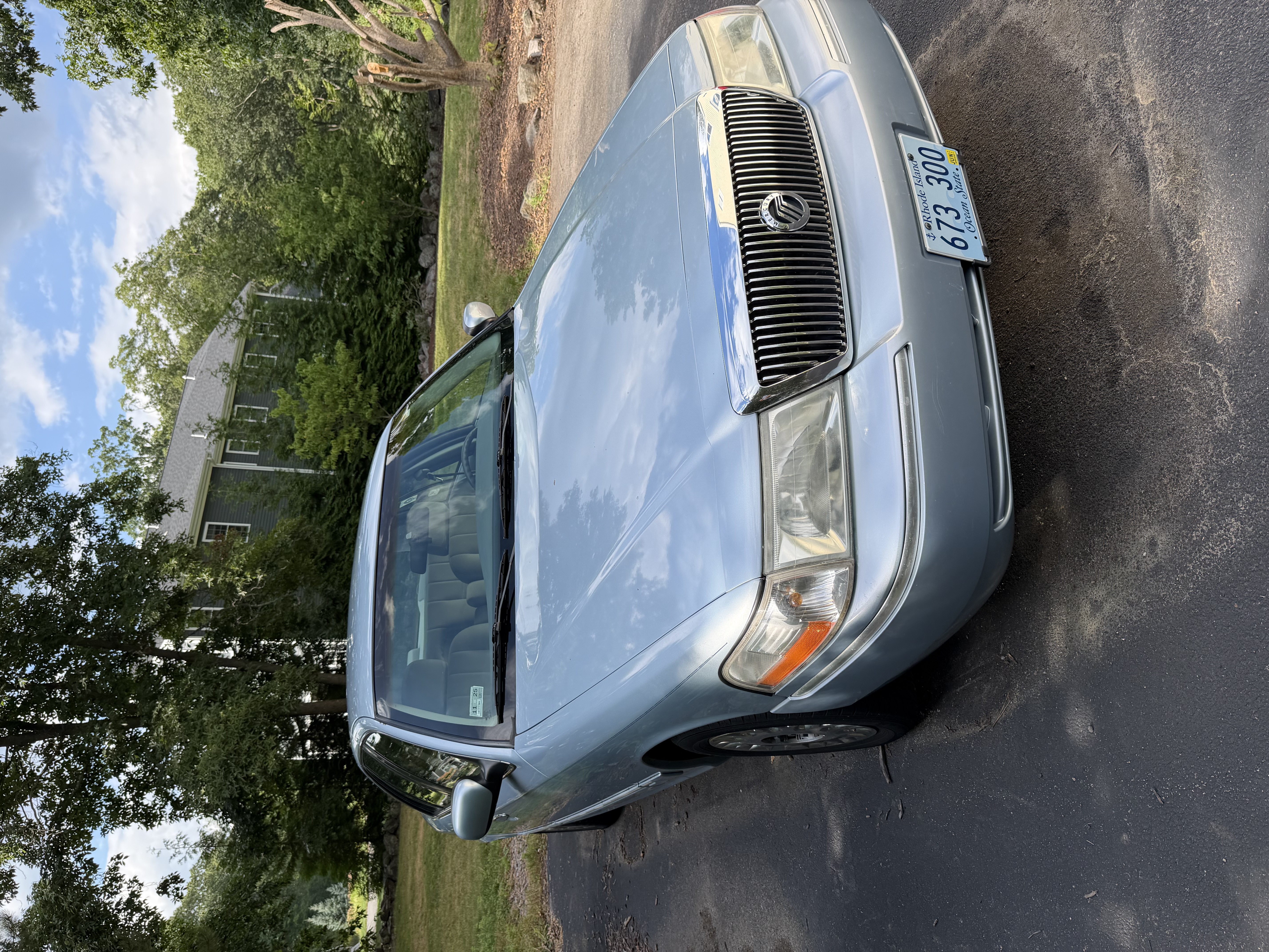 Used 2003 Mercury Grand Marquis GS RWD image 2