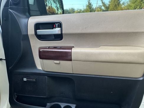 Used 2014 Toyota Sequoia Platinum AWD/4WD image 16