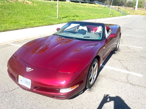 Used 2003 Chevrolet Corvette Convertible w/ Preferred Equipment Group1 RWD image 2