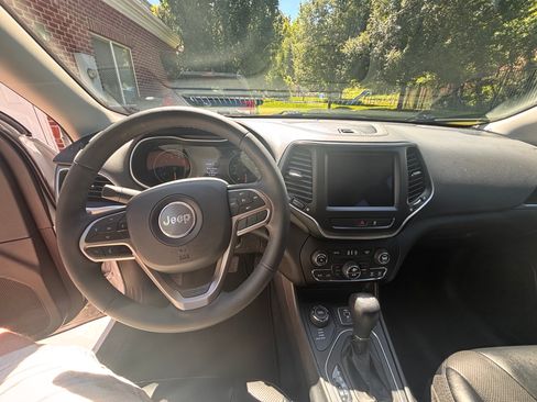 Used 2022 Jeep Cherokee Latitude Lux AWD/4WD image 11