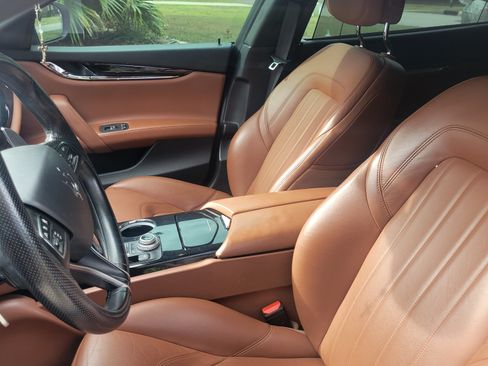 Used 2022 Maserati Quattroporte Modena image 12