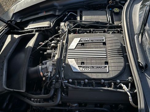 Used 2015 Chevrolet Corvette Z06 w/ 3LZ Preferred Equipment Group image 18