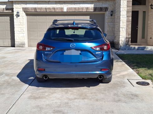 Used 2018 MAZDA MAZDA3 Touring image 2