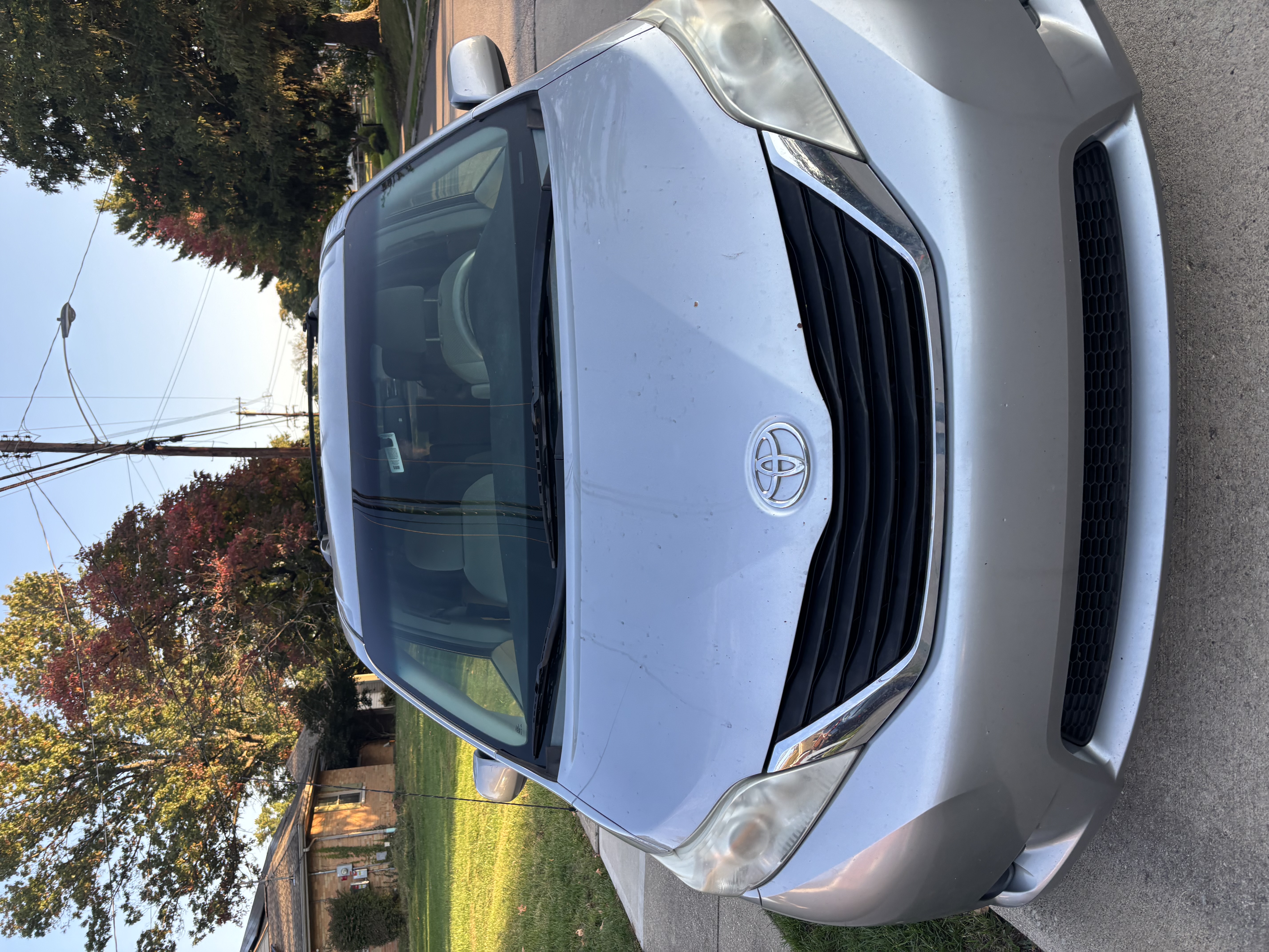Used 2011 Toyota Sienna LE w/ Towing Pkg FWD image 4