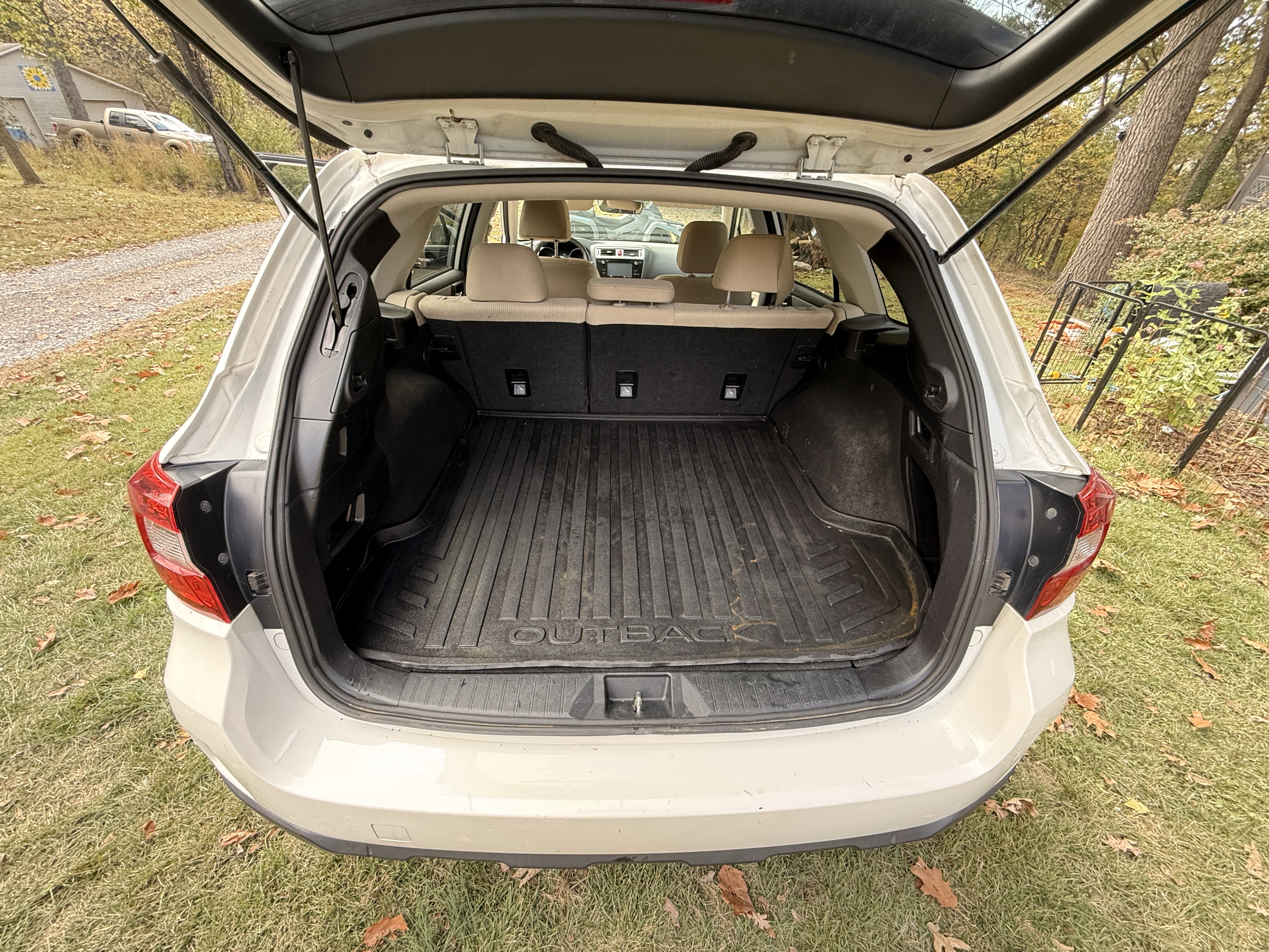 Used 2017 Subaru Outback 2.5i Premium AWD/4WD image 5
