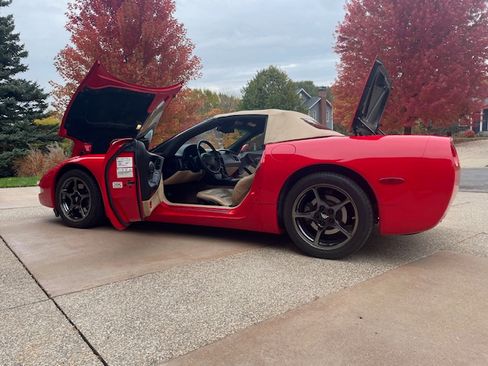 Used 2000 Chevrolet Corvette Convertible w/ Memory Pkg image 17