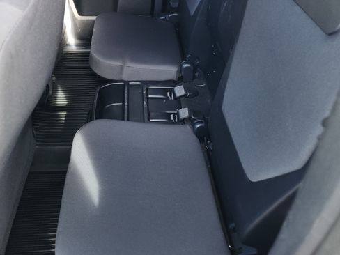 Used 2017 Toyota Tacoma TRD Sport image 10