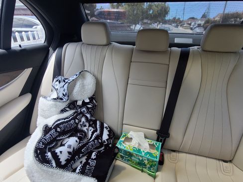 Used 2018 Mercedes-Benz E 300 image 30