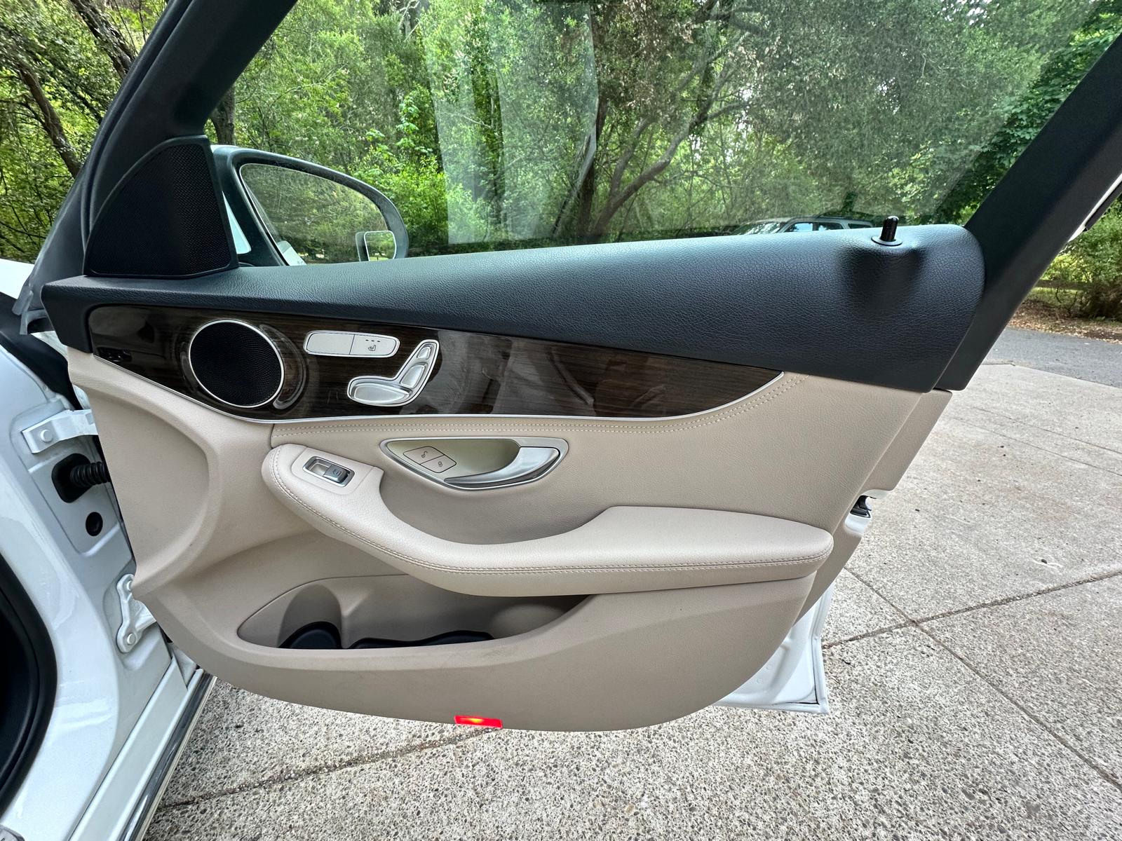 Used 2015 Mercedes-Benz C 300 Sedan image 16