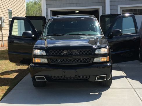 Used 2003 Chevrolet Silverado 1500 SS image 1
