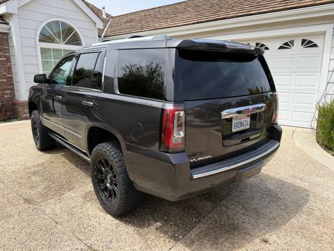 Used 2017 GMC Yukon Denali w/ Open Road Package AWD/4WD image 9