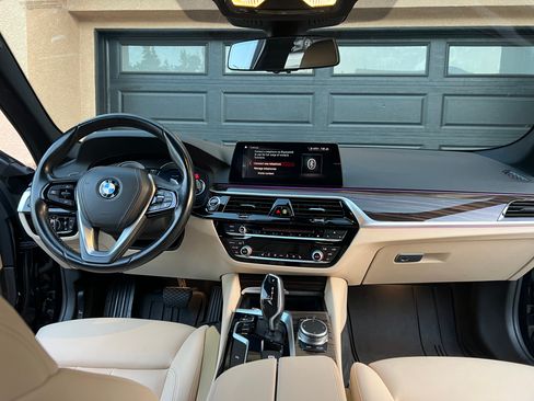 Used 2019 BMW 530i w/ Convenience Package RWD image 14