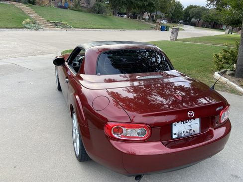 Used 2010 MAZDA MX-5 Miata Grand Touring w/ Premium Pkg image 14