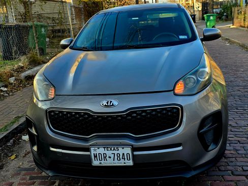 Used 2018 Kia Sportage LX image 8