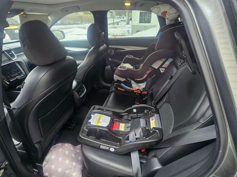 Used 2019 INFINITI QX50 Essential w/ Premium Heat Package image 5