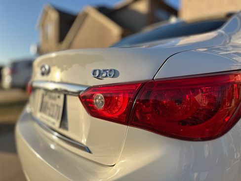 Used 2017 INFINITI Q50 3.0t Premium image 9