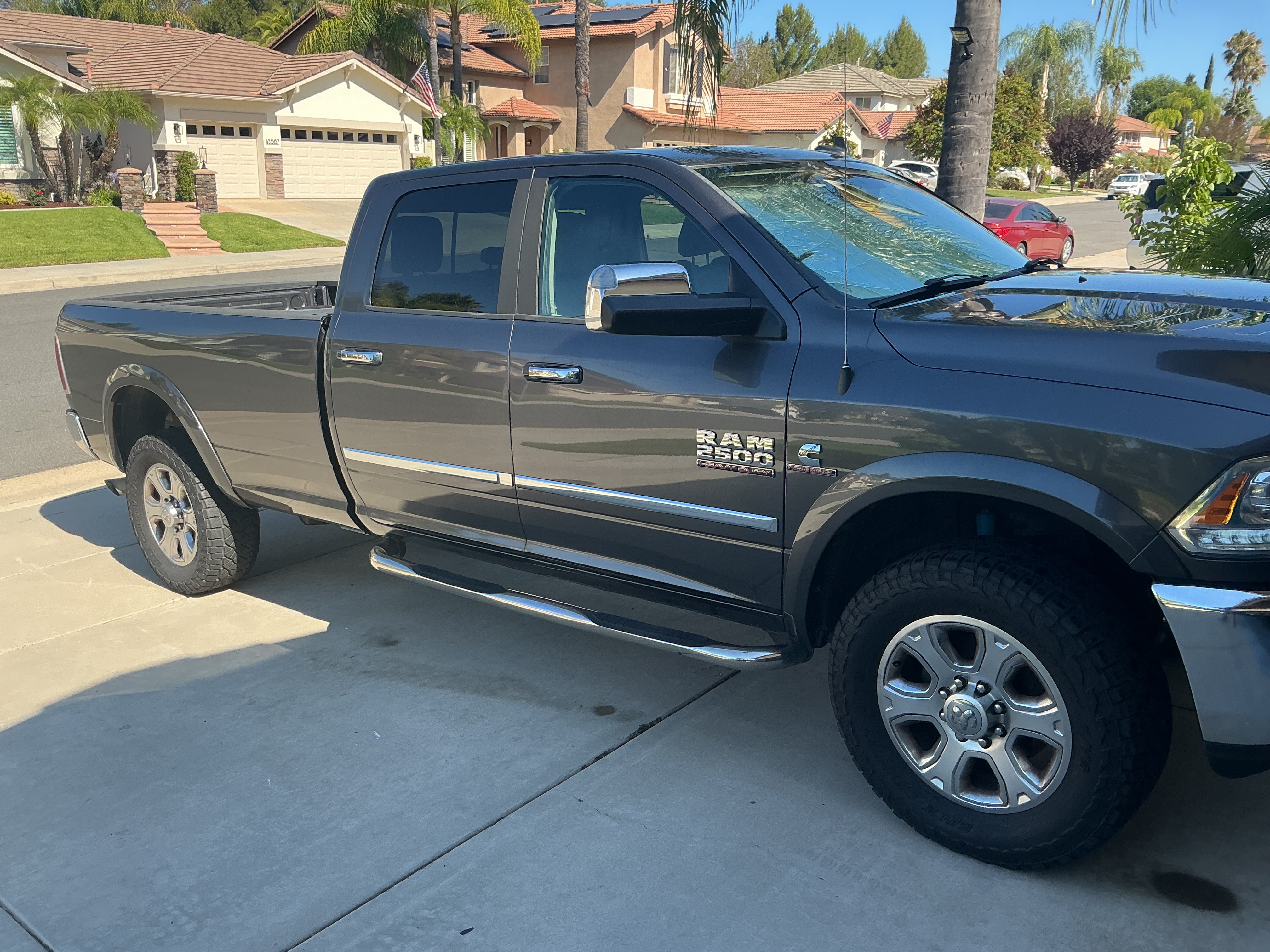 Used 2014 RAM 2500 Laramie AWD/4WD image 2