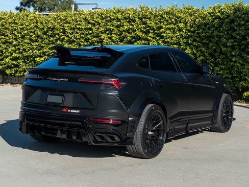 Used 2021 Lamborghini Urus image 24
