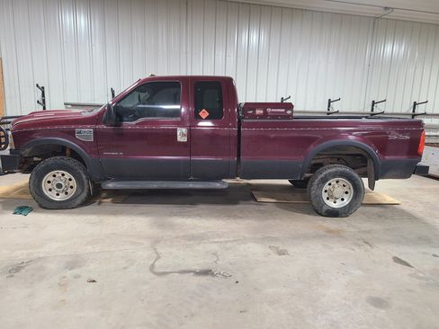 Used 2000 Ford F250 4x4 SuperCab Super Duty image 5