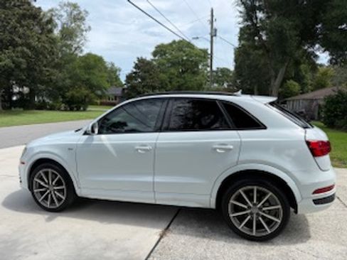 Used 2017 Audi Q3 2.0T Prestige w/ Prestige Package AWD/4WD image 5