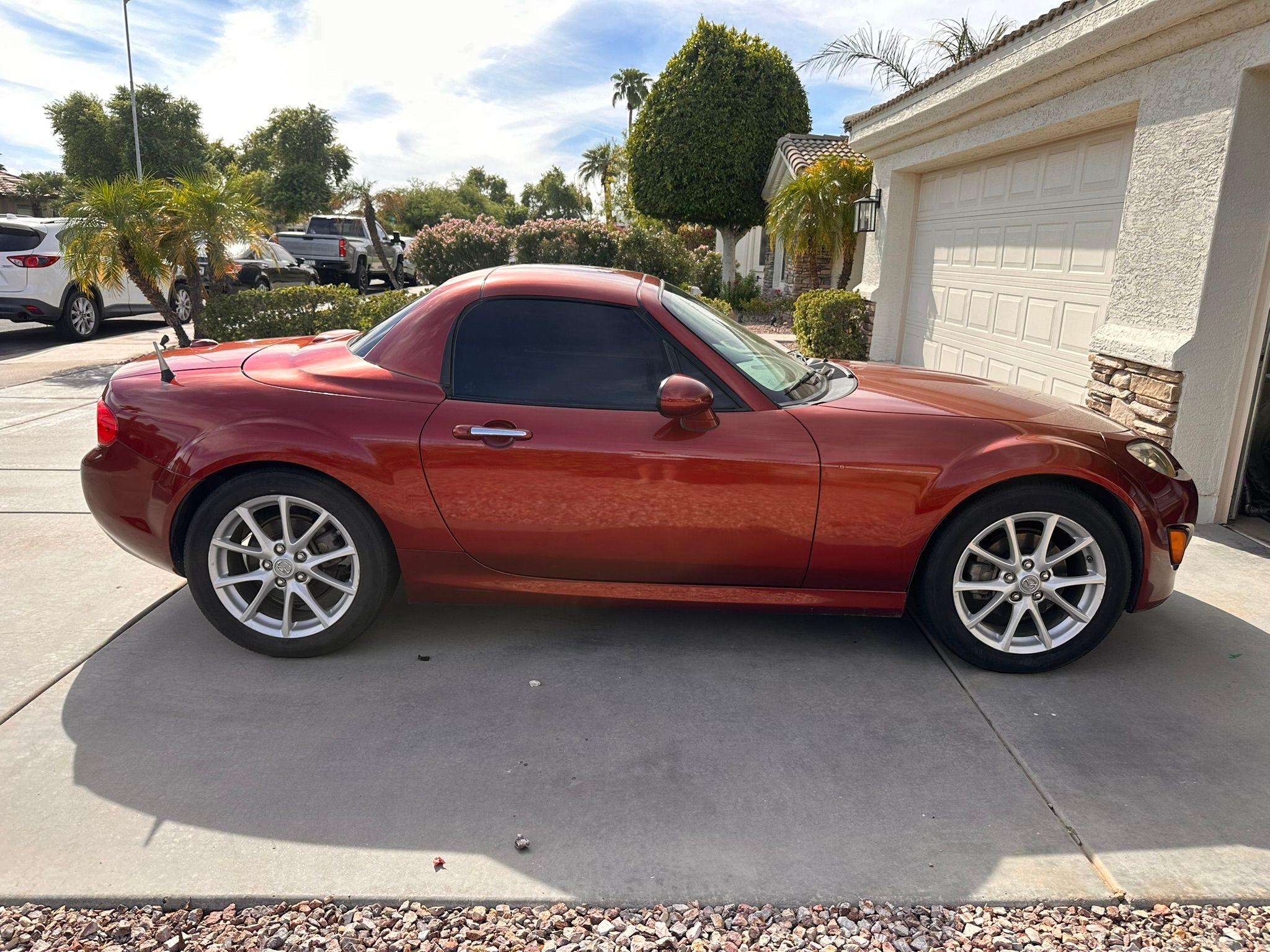 Used 2011 MAZDA MX-5 Miata Grand Touring w/ Premium Pkg RWD image 9