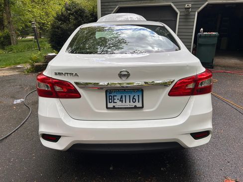 Used 2019 Nissan Sentra S FWD image 4