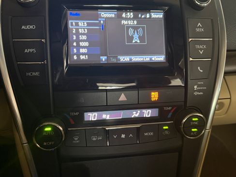 Used 2015 Toyota Camry XLE FWD image 10