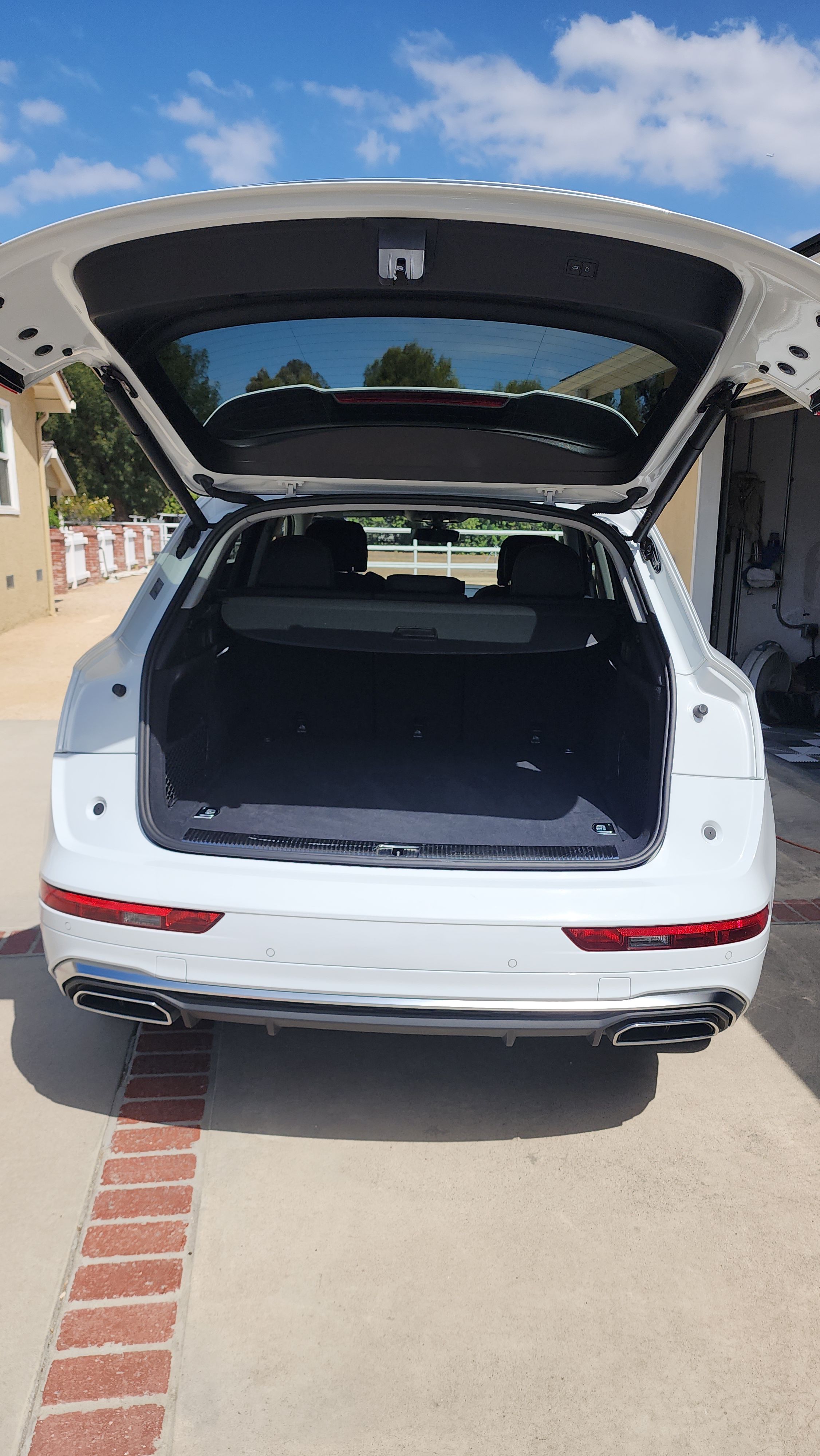Used 2022 Audi Q5 e Premium Plus w/ Premium Plus Package AWD/4WD image 8