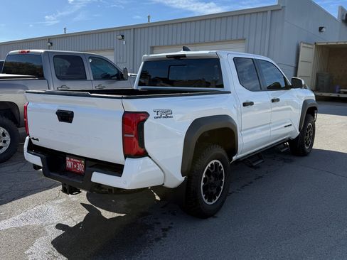 Used 2024 Toyota Tacoma TRD Off-Road image 6