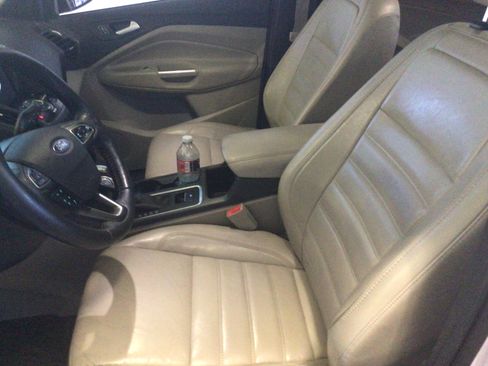 Used 2018 Ford Escape Titanium w/ Ford Safe & Smart Package image 8