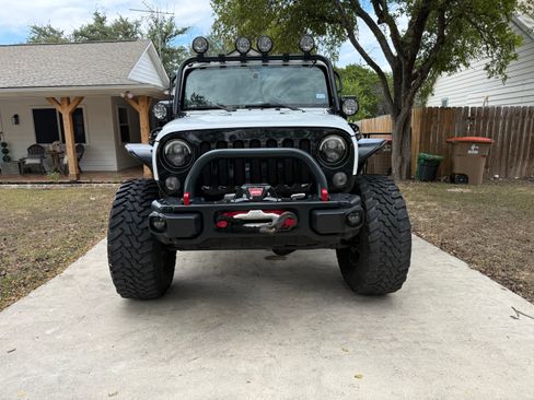 Used 2016 Jeep Wrangler Unlimited Rubicon AWD/4WD image 5