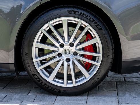 Used 2017 Porsche Panamera Turbo image 29