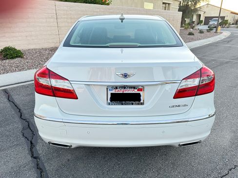 Used 2012 Hyundai Genesis 3.8 w/ Premium Pkg image 6