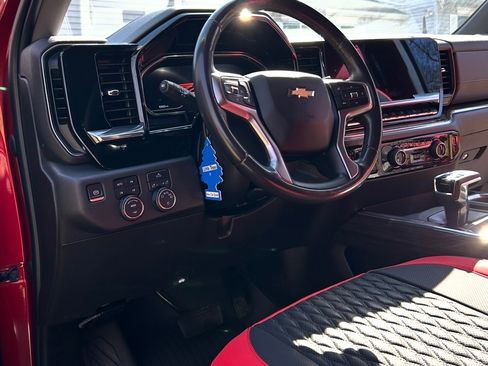 Used 2023 Chevrolet Silverado 1500 LT image 8