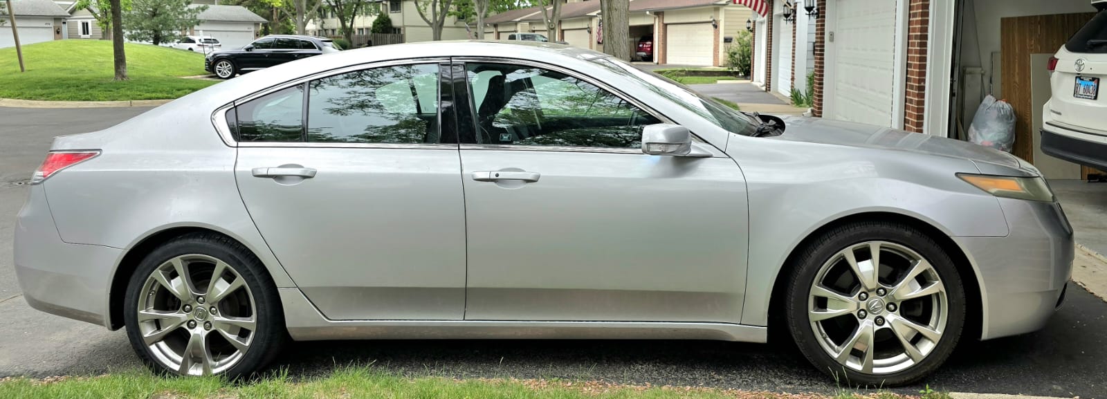 Used 2012 Acura TL w/ Advance Package AWD/4WD image 2