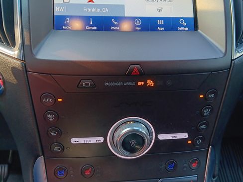 Used 2020 Ford Edge Titanium w/ Equipment Group 301A image 15