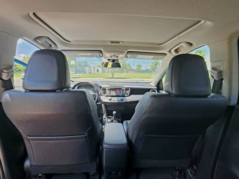 Used 2017 Toyota RAV4 Limited w/ Carpet Mat Package image 21