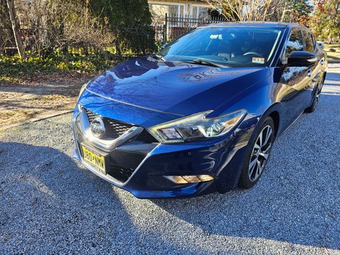 Used 2017 Nissan Maxima Platinum image 1