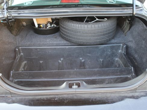 Used 2011 Ford Crown Victoria Police Interceptor w/ Radio Suppression Pkg image 5