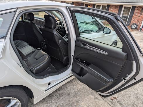 Used 2016 Ford Fusion Titanium image 23