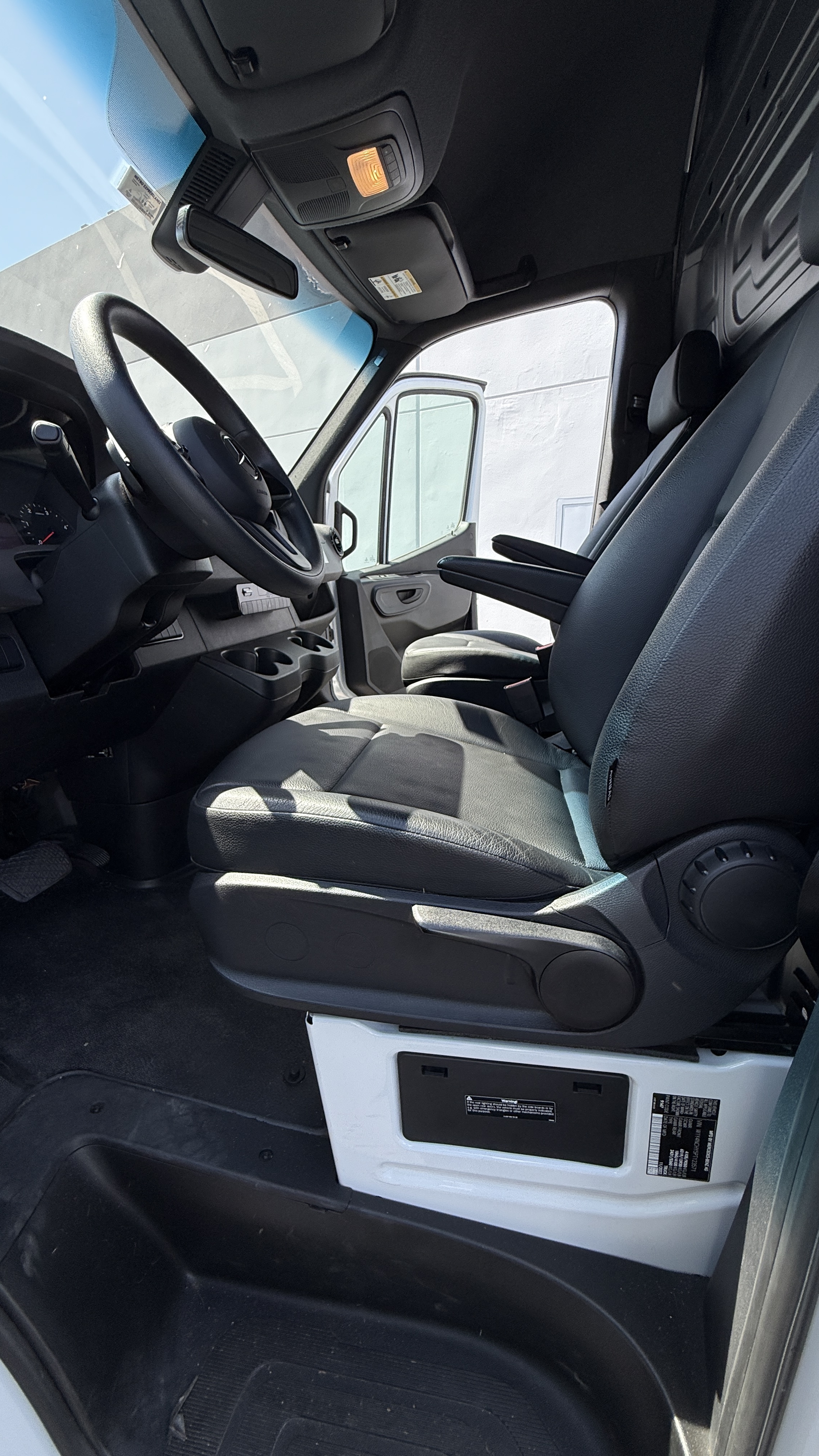 Used 2023 Mercedes-Benz Sprinter 2500 image 13
