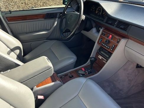 Used 1994 Mercedes-Benz E 320 Sedan image 6