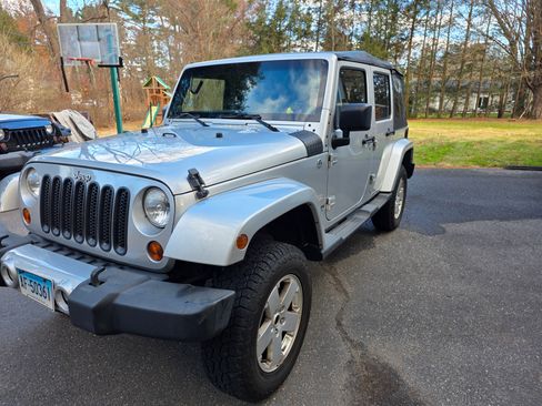 Used 2011 Jeep Wrangler Unlimited Sahara w/ Dual Top Group image 2